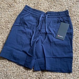 Bowline Short 8” - M